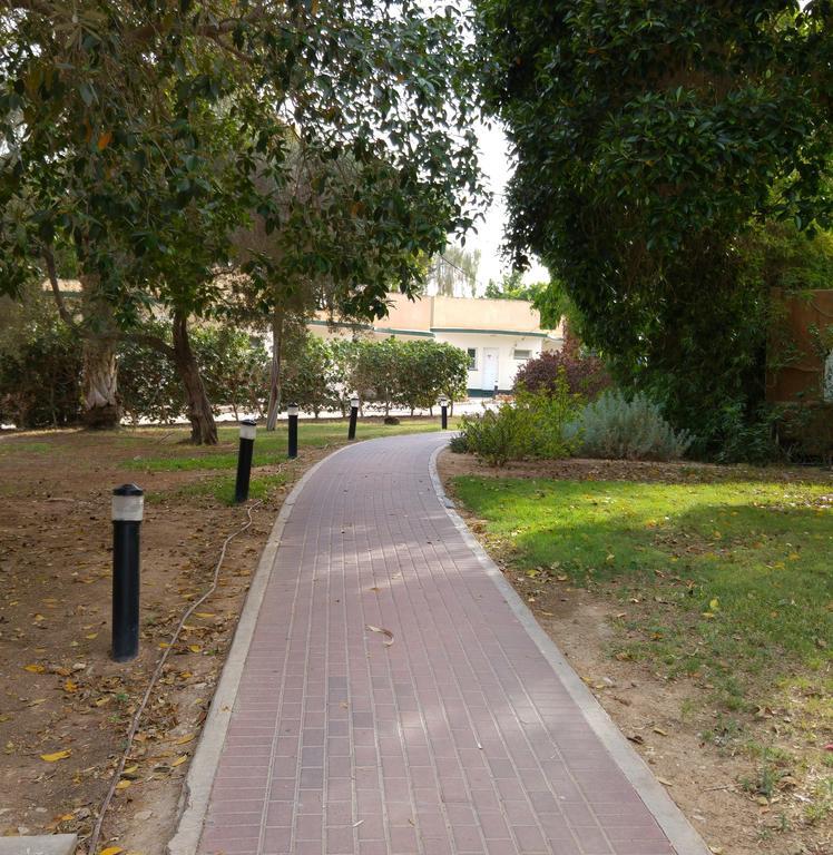 Almog Kibbutz Hotel Exteriör bild