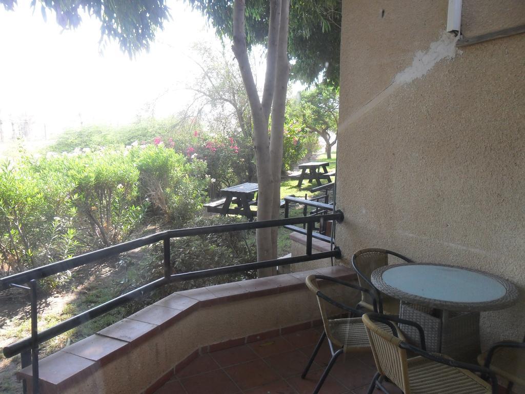 Almog Kibbutz Hotel Exteriör bild