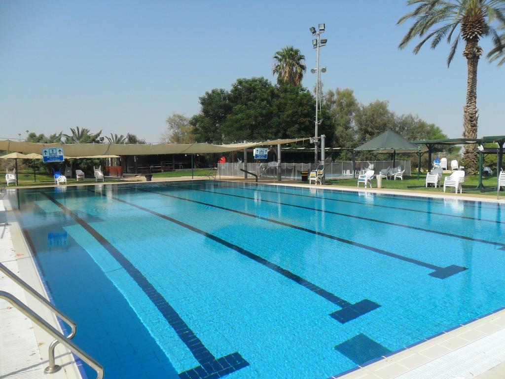 Almog Kibbutz Hotel Exteriör bild