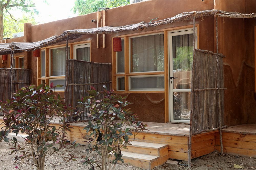 Almog Kibbutz Hotel Exteriör bild