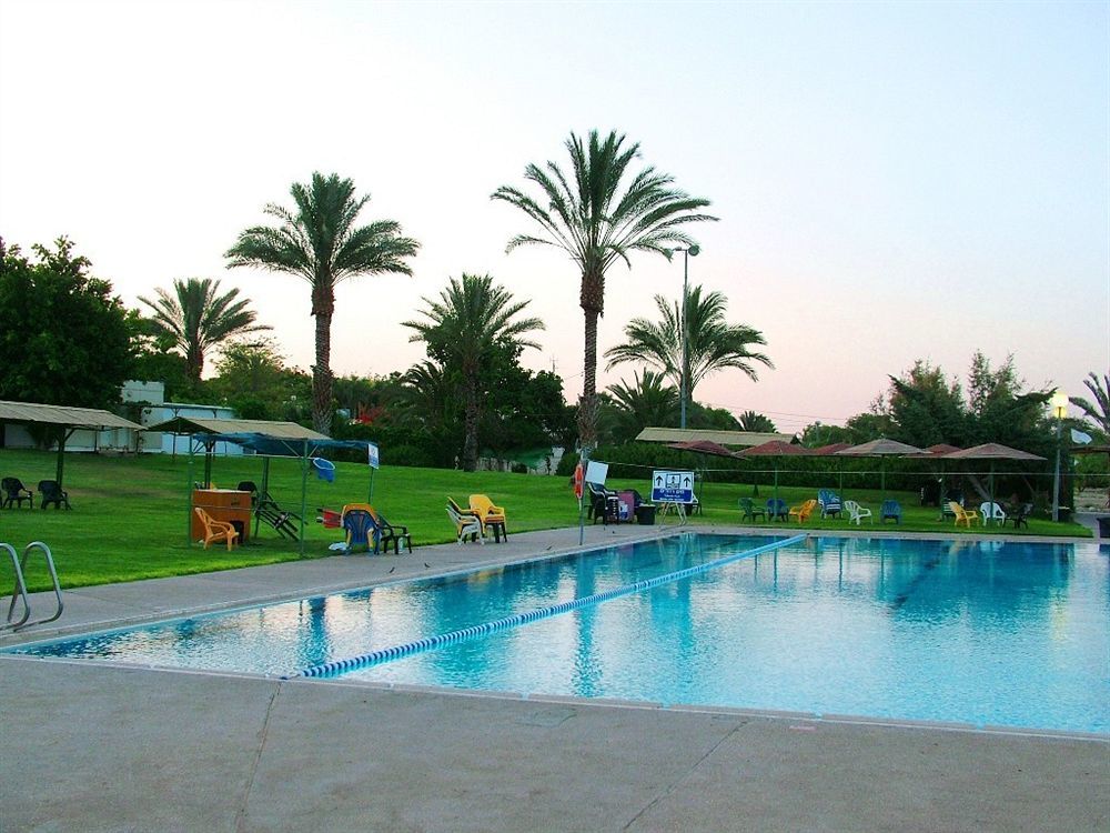 Almog Kibbutz Hotel Exteriör bild