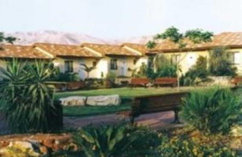 Almog Kibbutz Hotel Exteriör bild